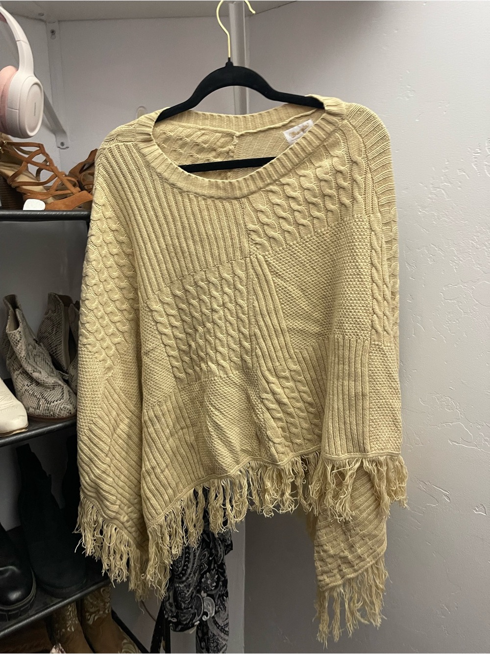 Frayed Hem Cable-Knit Sweater Poncho - Creamwestern wrangler boho